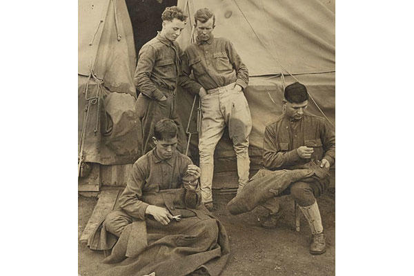 Soldiers from the 56th Infantry Regiment mend their own clothes at Camp McArthur near Waco, Texas. (Photo: National Archives and Records Administration)