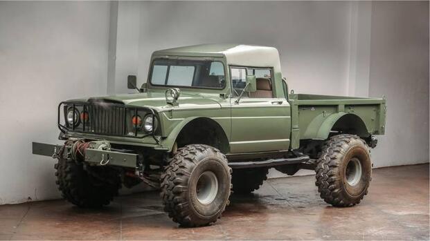 Custom Kaiser Jeep M715