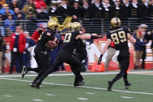 Army's Josh Jenkins returns a blocked punt for a touchdown. (Military.com/Steve Whitman)