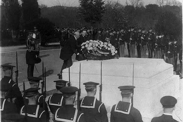 Armistice Day, Nov 11, 1923, at Arlington National Cemetery, with Secretary of War John Weeks, Pres. Calvin Coolidge, and Asst. Secretary of the Navy Franklin D. Roosevelt paying tribute to the Unknown Soldier. (Library of Congress photo)