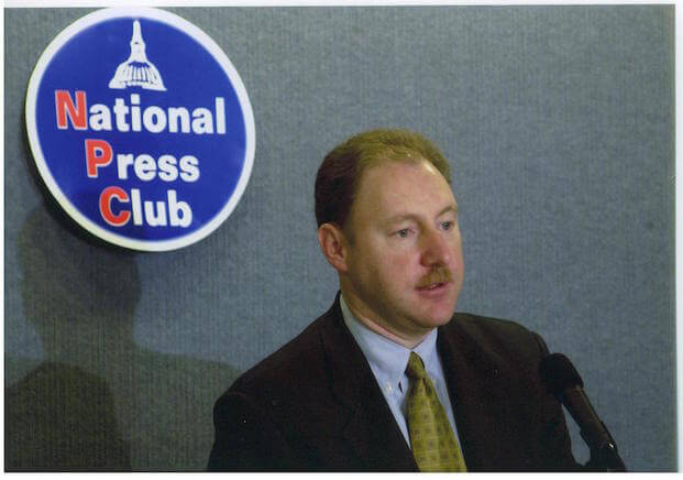 Bob speaks at the National Press Club, 2007.