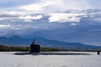 Virginia-class fast-attack submarine USS Missouri (SSN 780) departs Joint Base Pearl Harbor-Hickam