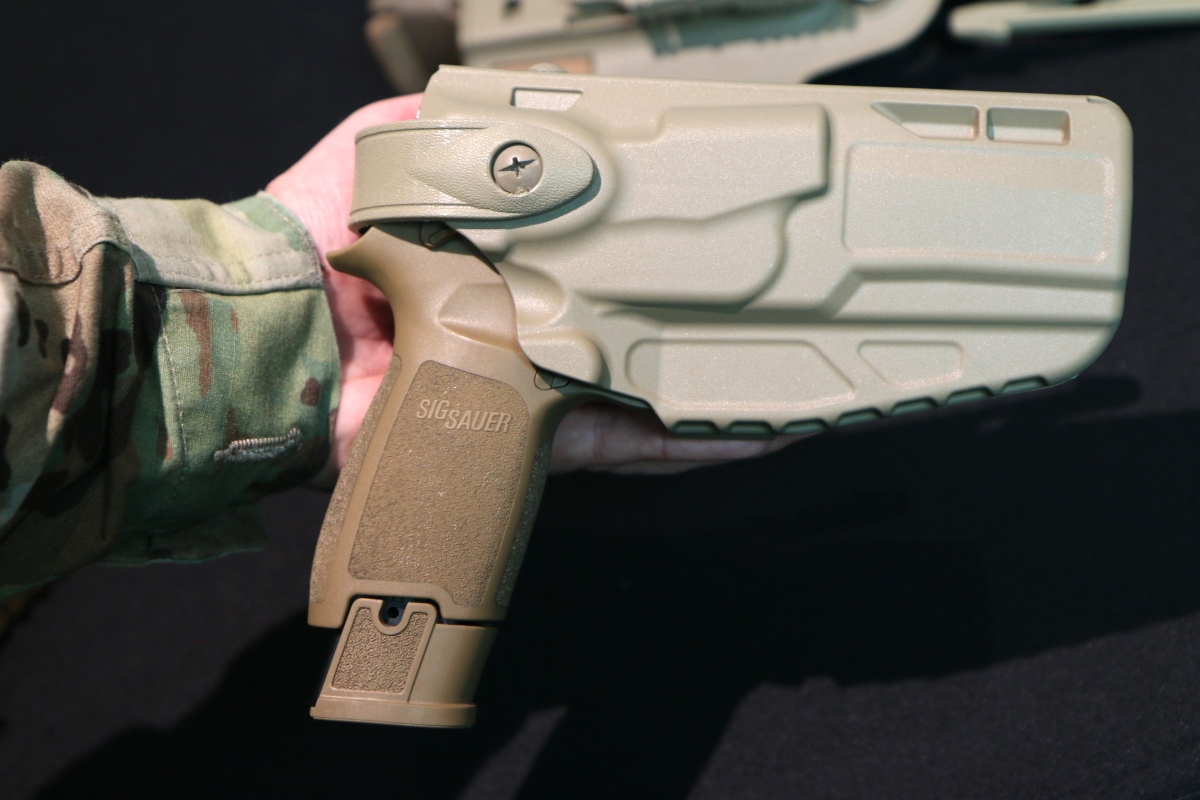 Army Unveils Holster for Modular Handgun System | Military.com