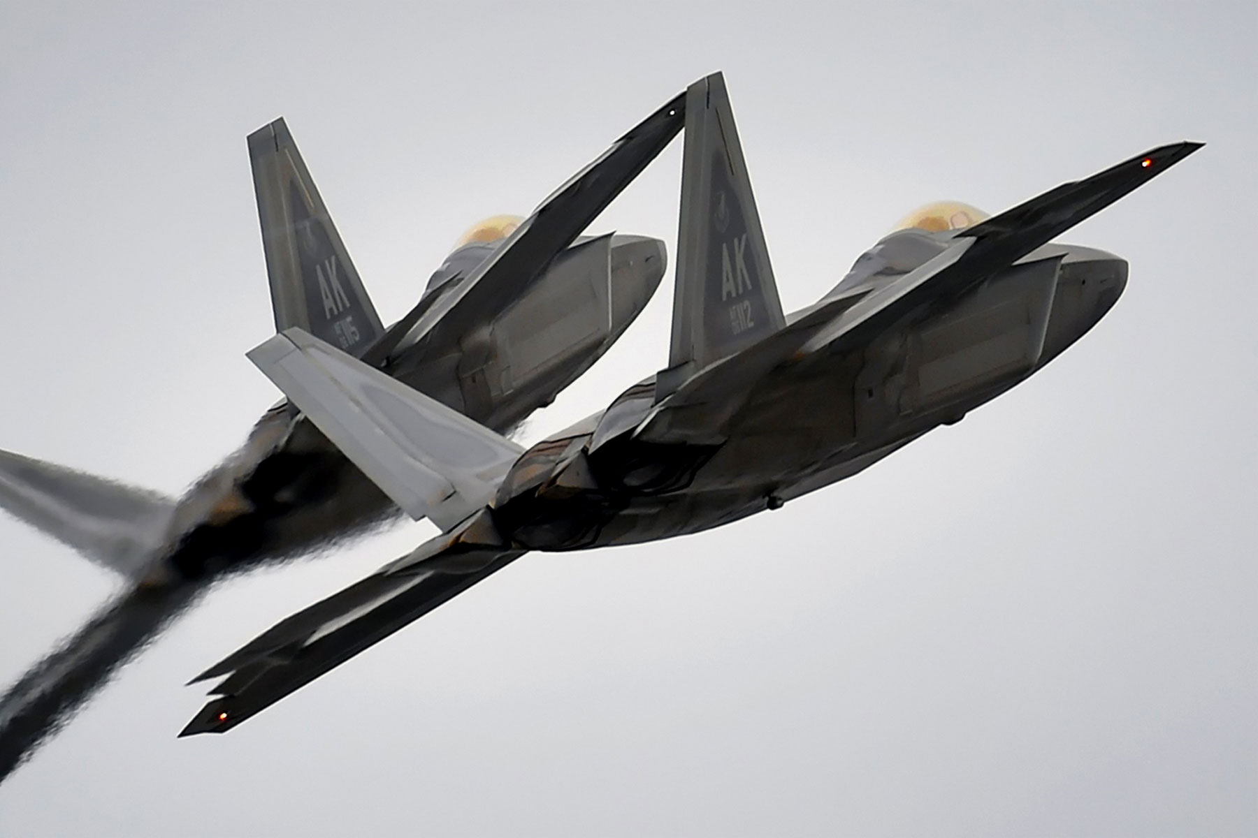 F 22s Intercept 2 Russian Bombers Off Alaska Coast Military Com