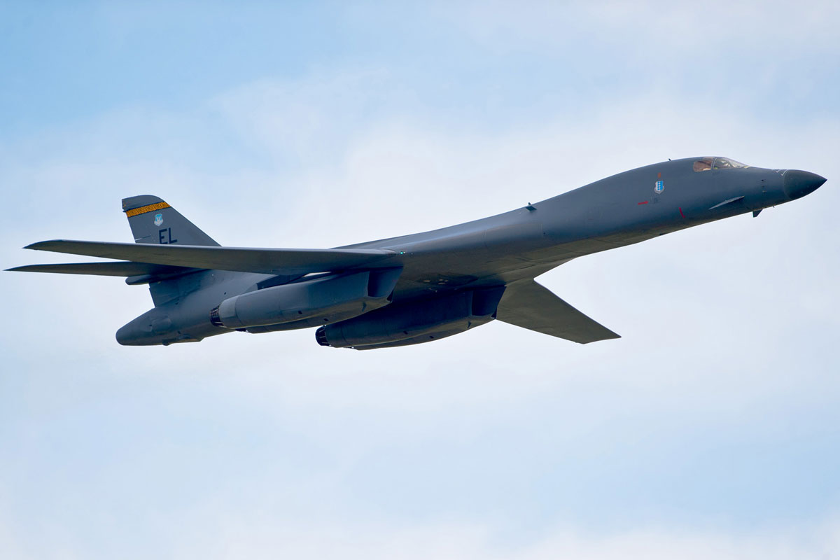 b1 lancer supersonic