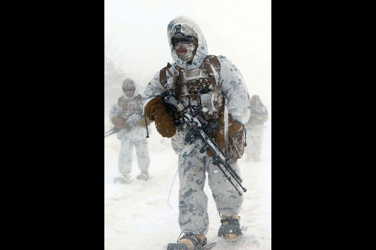 póngase en fila microscopio portugués Marine Snow Camouflage Uniform | Military.com