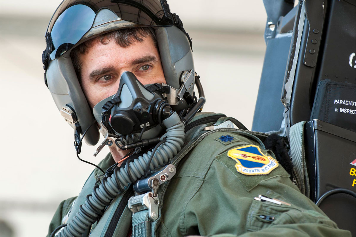 air force fighter pilot salary