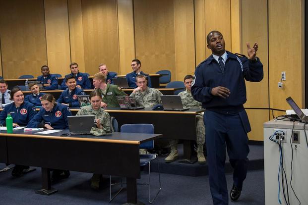 Academy Military Trainer Master Sgt. Christopher Dooley teaches a class on leadership to cadets at the U.S. Air Force Academy, Colorado, Jan. 12, 2017. (U.S. Air Force/Master Sgt. Brian Ferguson)