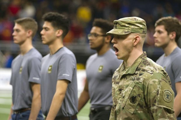 Recruits enlist before U.S. Army All-American Bowl