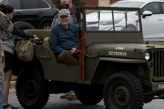 Retired Col. Ralph Puckett Jr visits U.S. Army Rangers.