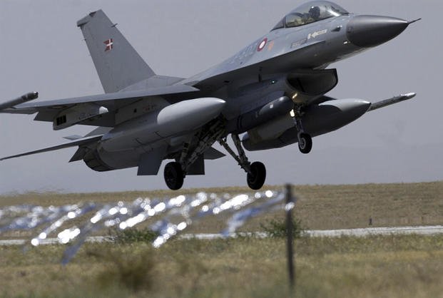 A Norwegian air force F-16 fighter lands at a Turkish air base.