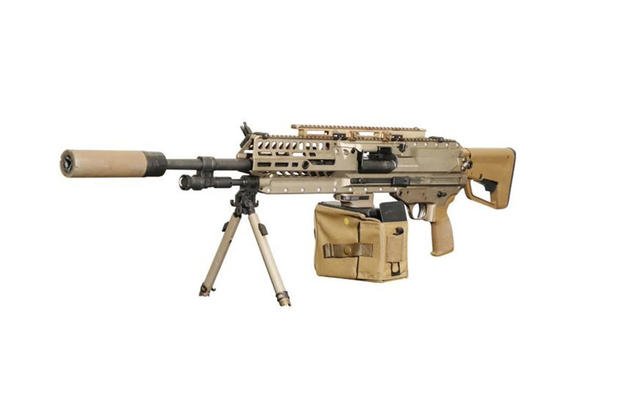 The XM250 automatic rifle