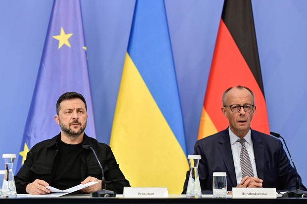 Ukrainian President  Zelenskyy and German Chancellor Friedrich Merz