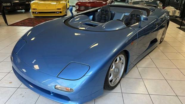 1995 DeTomaso Guara front quarter