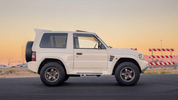 1997 Mitsubishi Pajero Evolution White Side View low