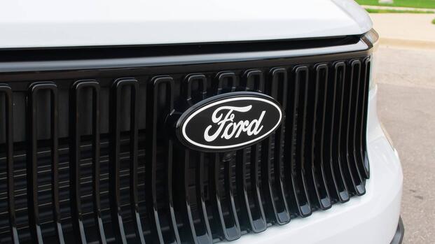 2025 Maverick Lobo 7