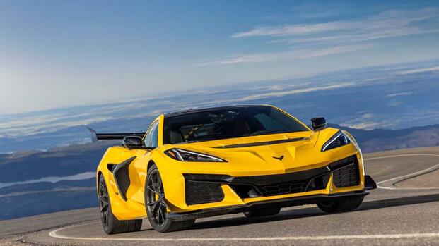2026 Chevrolet Corvette ZR1 (C8) front