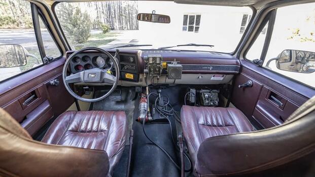 1984 Chevrolet Blazer M1009 CUCV interior