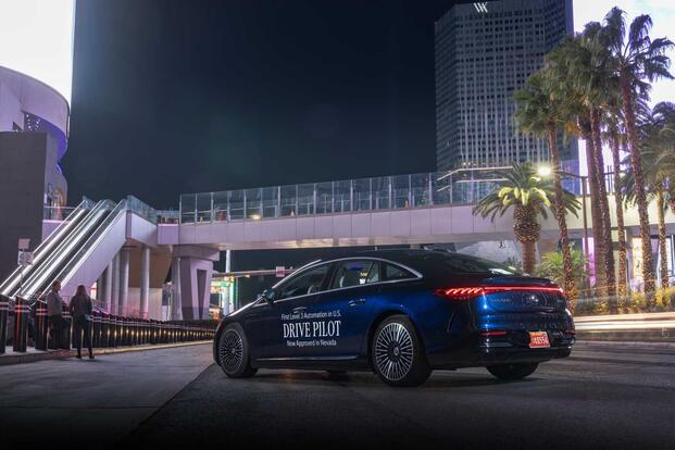 Mercedes EQS Sedan 3/4 rear view