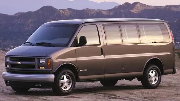 1996-2002 Chevrolet Express Passenger Van Front Angle View
