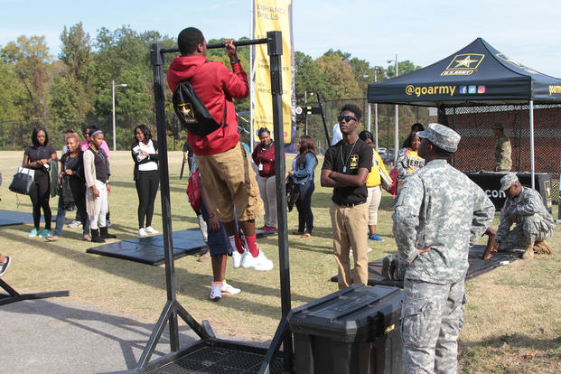  Soldiers of the Army Reserve’s 318th Chemical Company out of Birmingham, Alabama recruit at the at the Historically Black Colleges and Universities (HBCU) Magic City football classic event, Oct. 25-29, 2016. (Photo: U.S. Army/Maj. Michael Garcia)