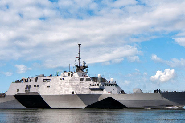The Littoral Combat Ship USS Freedom (US Navy Photo)