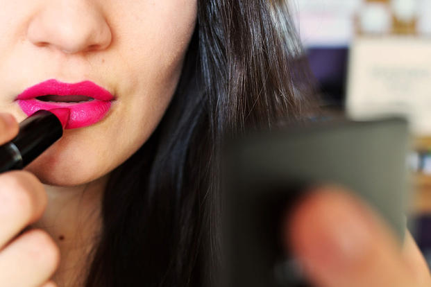 Should You Wear Makeup to a Job Interview?