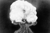  mushroom cloud of the first atomic explosion at Trinity Test Site near Alamagordo, N.M.