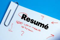 how to critique a resumes