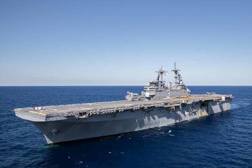 The Wasp-class amphibious assault ship USS Kearsarge transits the Atlantic